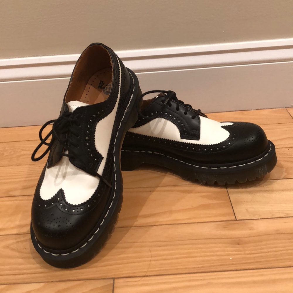 Dr.Martin low rise saddle shoe